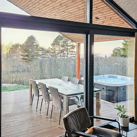 Prázdninový dům Cozy In With Sauna